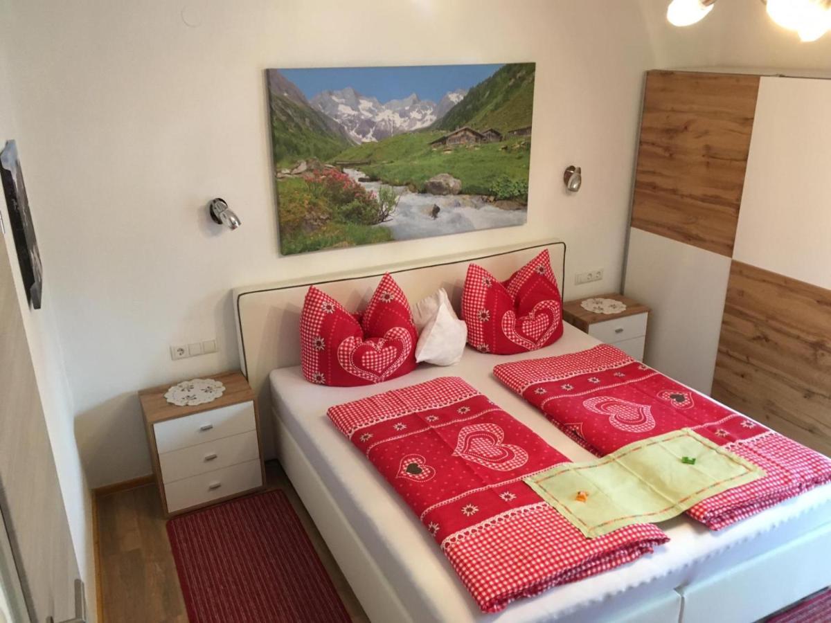 Gaestehaus Schmid Sankt Johann im Saggautal エクステリア 写真