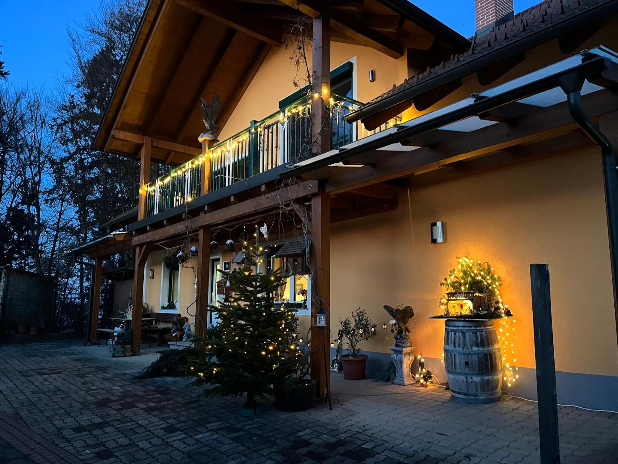 Gaestehaus Schmid Sankt Johann im Saggautal エクステリア 写真
