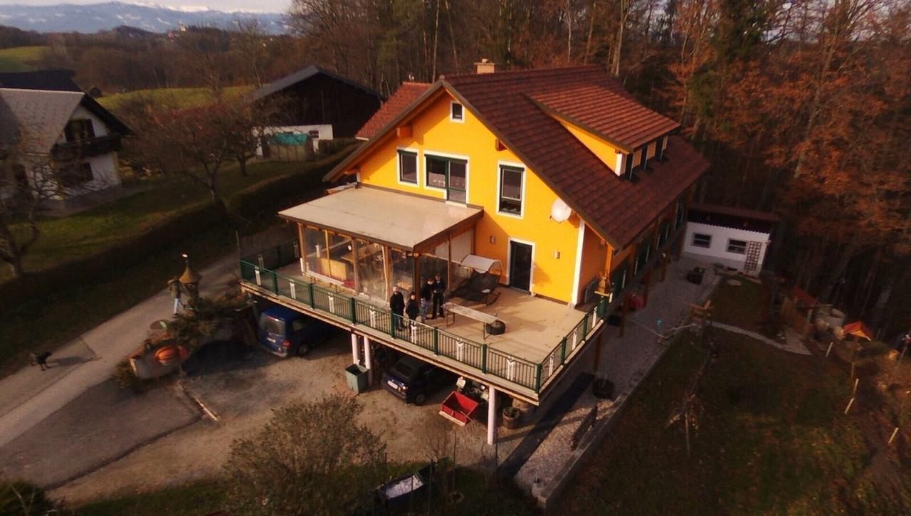 Gaestehaus Schmid Sankt Johann im Saggautal エクステリア 写真