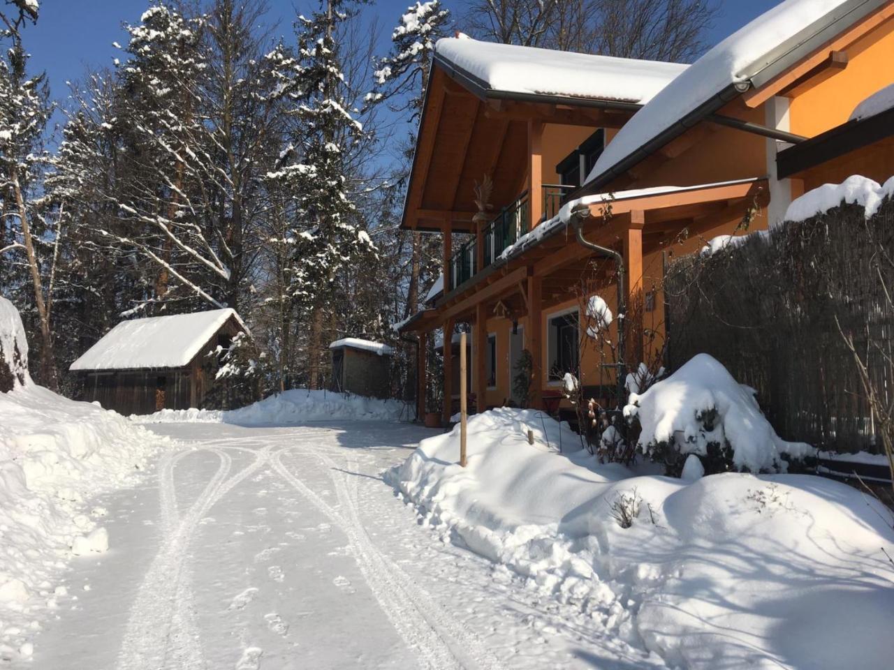 Gaestehaus Schmid Sankt Johann im Saggautal エクステリア 写真